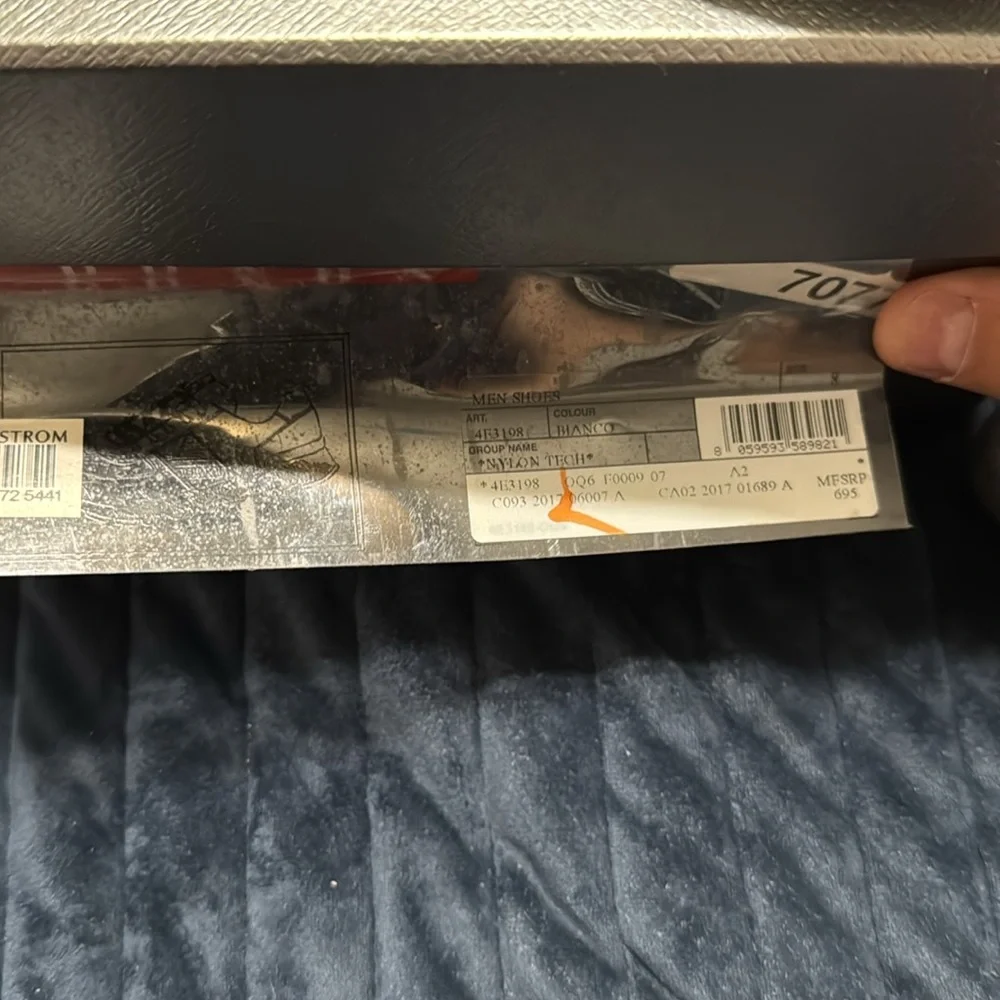 PRADA - Picture 11 of 11